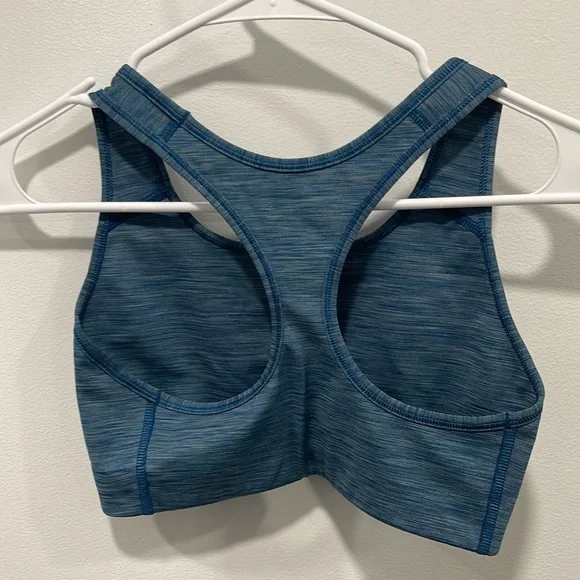 Nike Women’s Workout Top - Picture 4 of 5